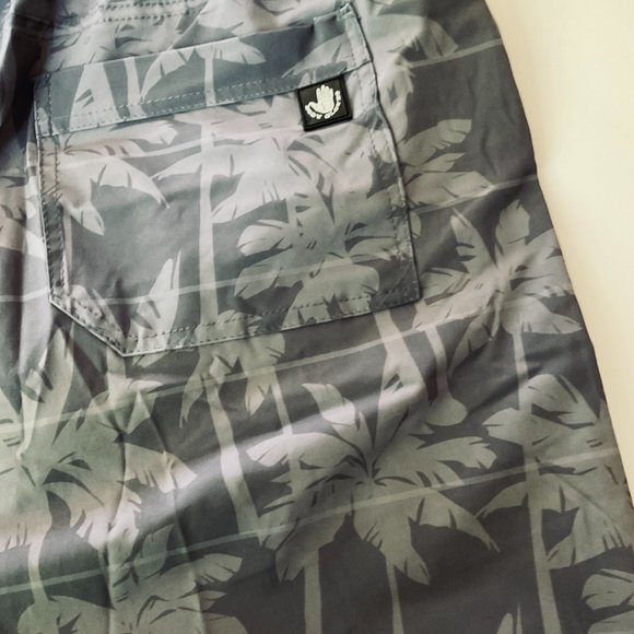 BODY GLOVE Men's "Pull On Cargo Stretch Swim Short" NWT Size XXL 38 - Picture 2 of 7